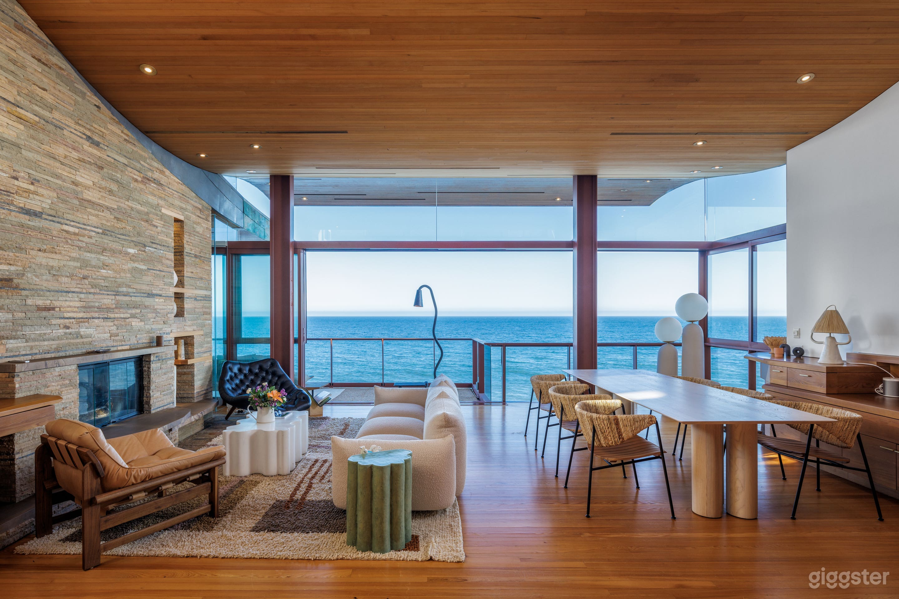 MALIBU COVE MAJESTY: COASTAL CINEMA Photo 2