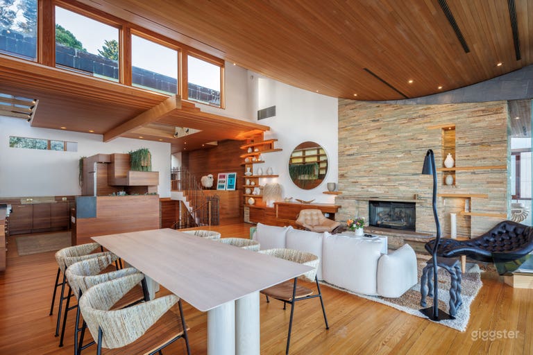  MALIBU COVE MAJESTY: COASTAL CINEMA 