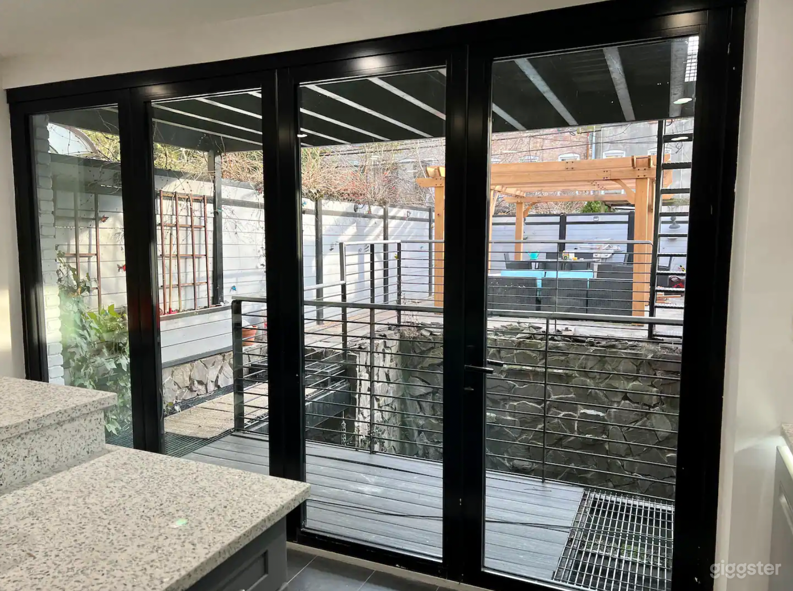 Modern Content Kitchen in Bed-Stuy, Brooklyn Photo 4