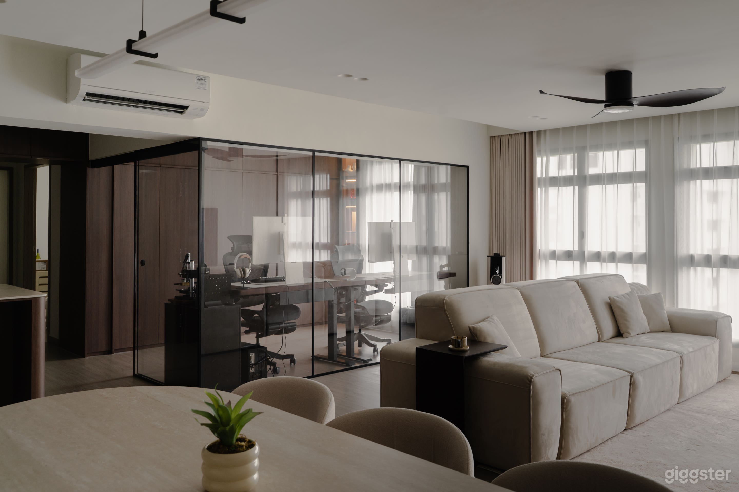 Cozy 5-Room Dark Japandi Home Photo 1