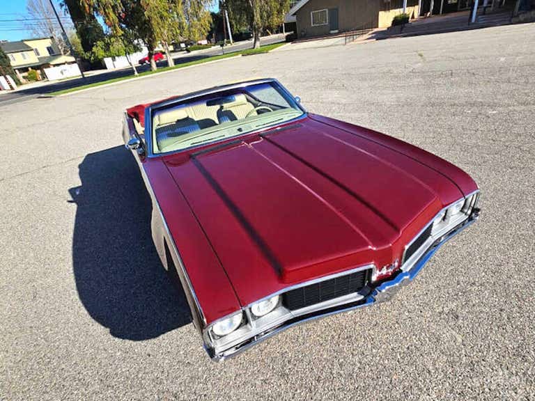  #76,164 Oldsmobile Cutlass Supreme classique de 1969 