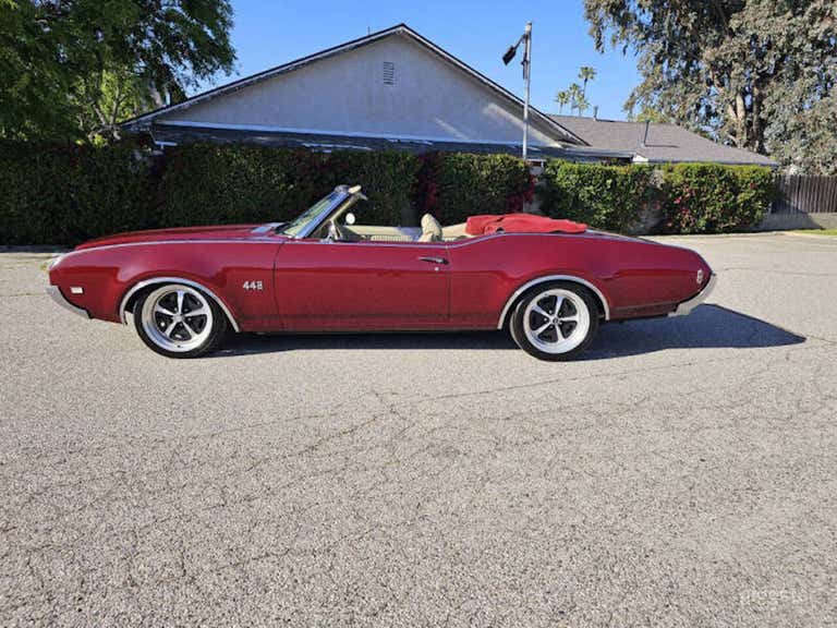  #76,164 Oldsmobile Cutlass Supreme classique de 1969 