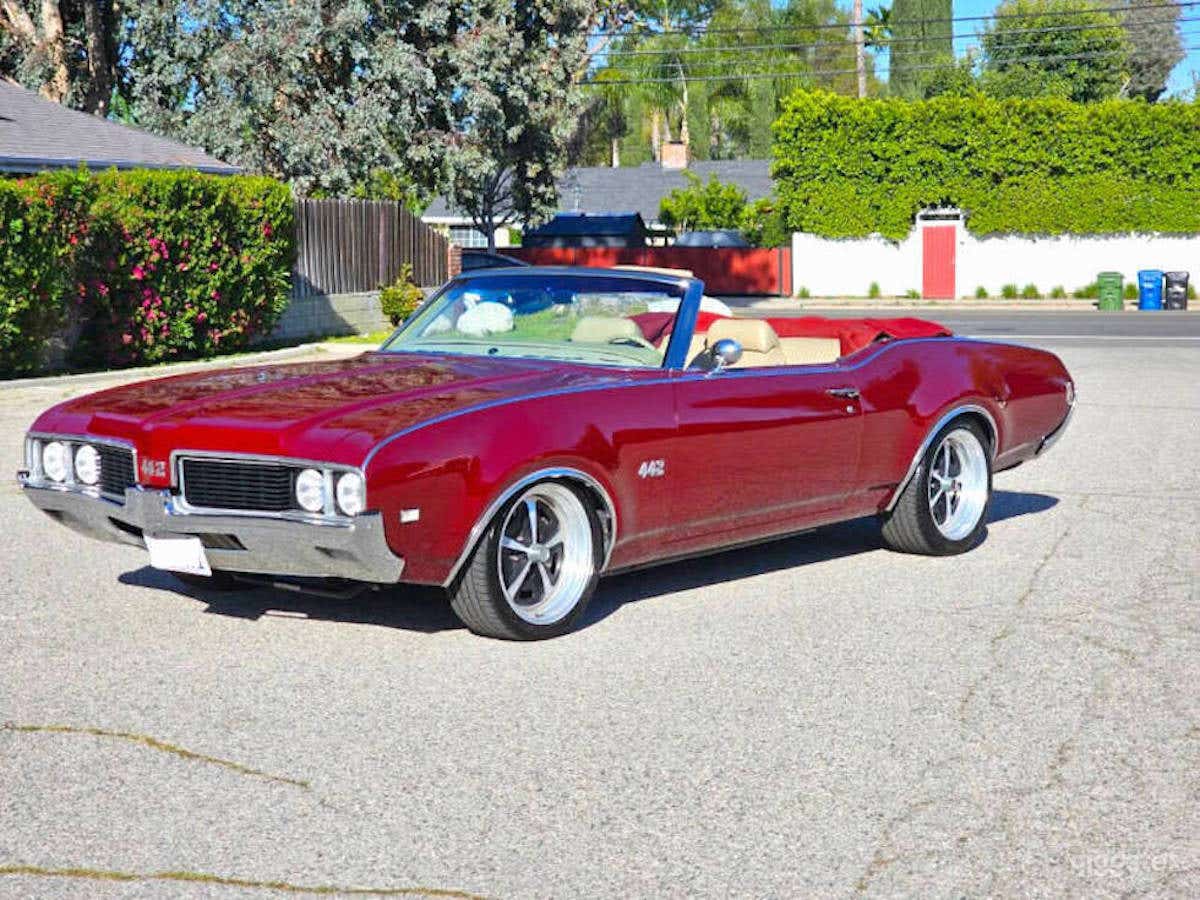 #76,164 Classic 1969 Oldsmobile Cutlass Supreme Photo 1