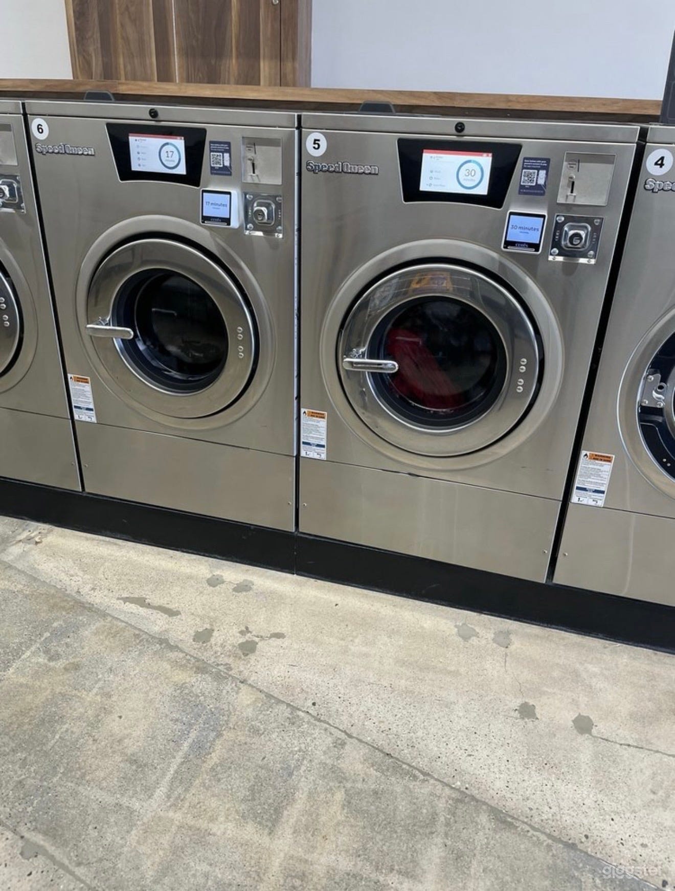 Hollywood Laundromat Photo 2