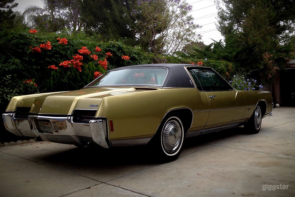 1972 Oldsmobile Toronado Photo 2