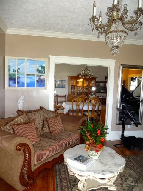  Lovely Lodge with Elegant Setting 