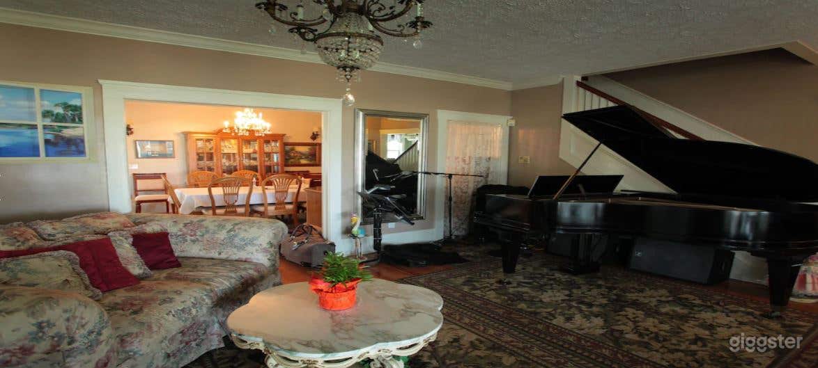 Lovely Lodge with Elegant Setting Photo 2