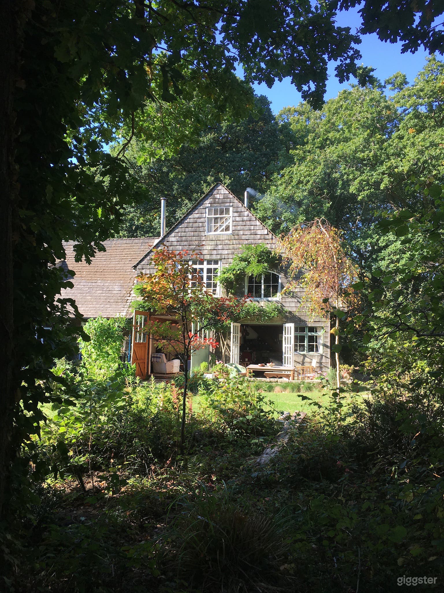 Waterfront Family home Photo 3