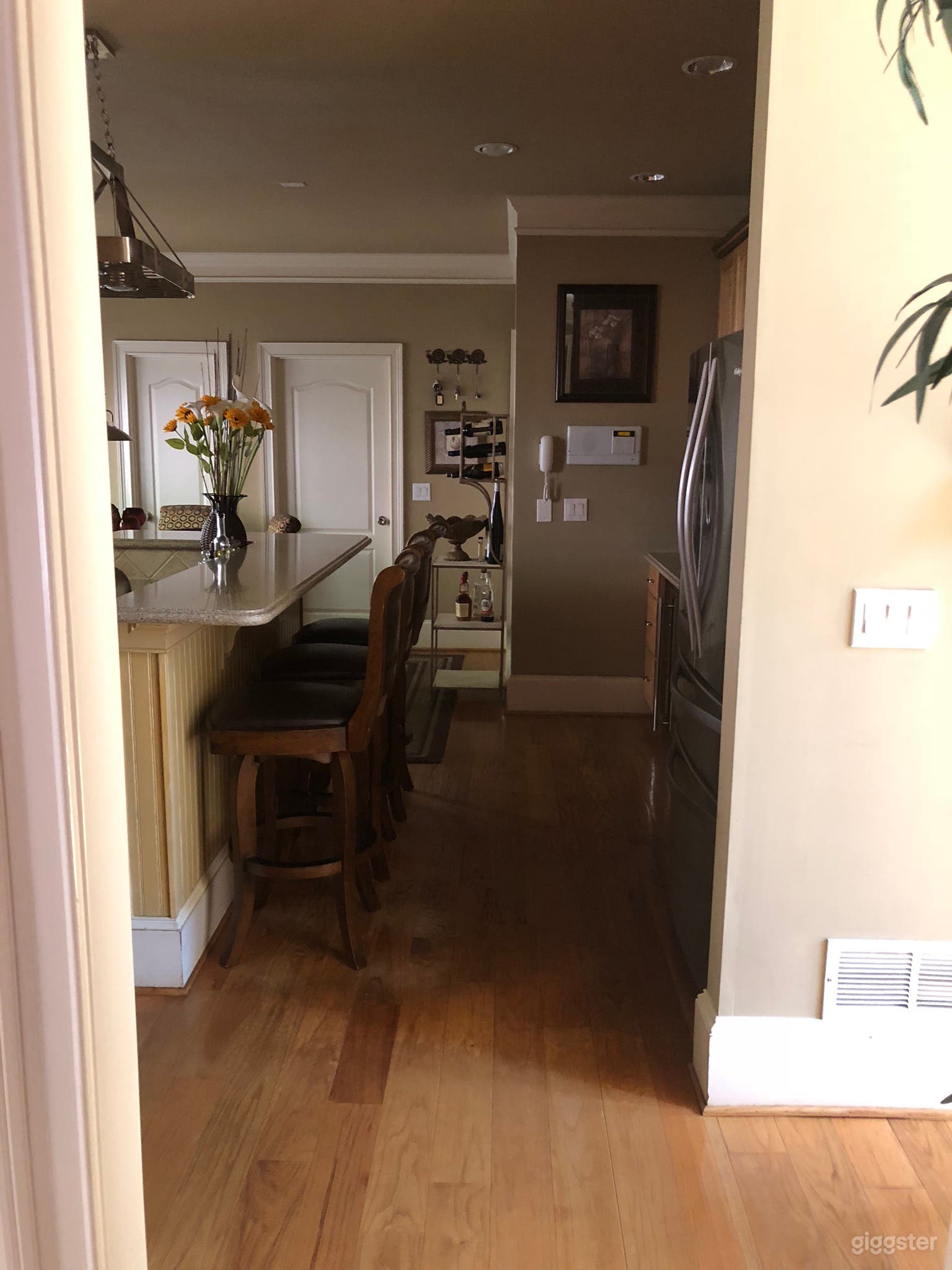 Private Waterfront Property! Photo 2