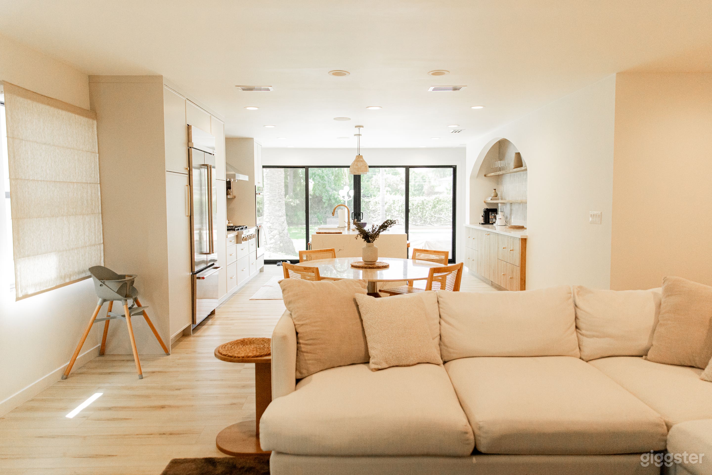 Bright, Open, Neutral Aesthetic Home Photo 4