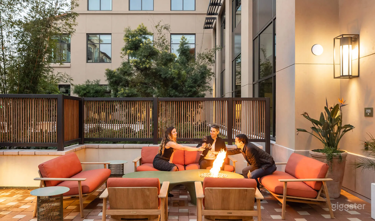  Outdoor Terrace for Meetings & Events 