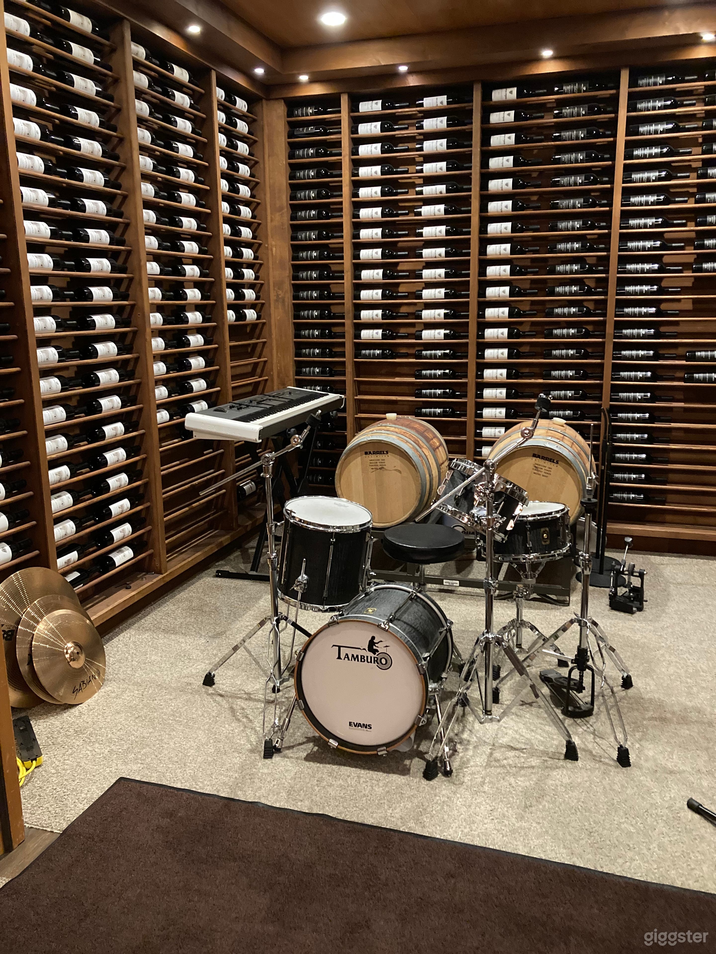 L.A. Urban Meets Italian Villa (Entire Venue) Photo 3