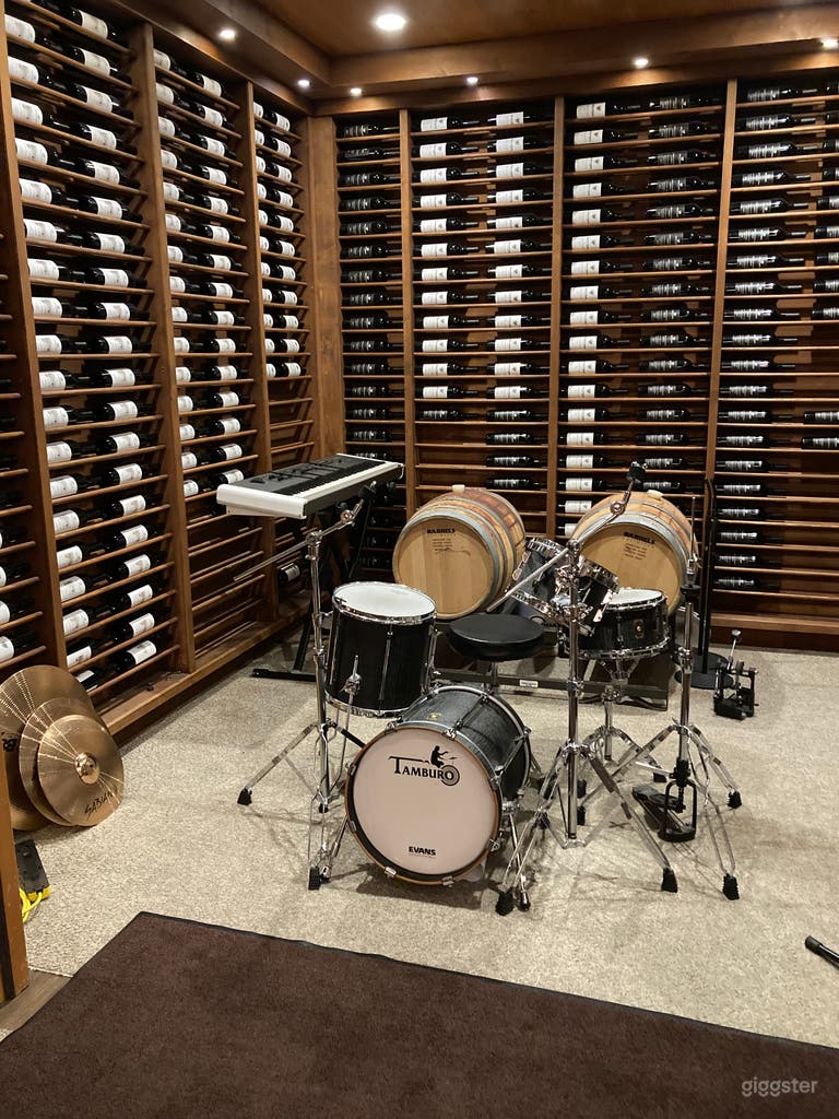  L.A. Urban Meets Italian Villa (Entire Venue) 