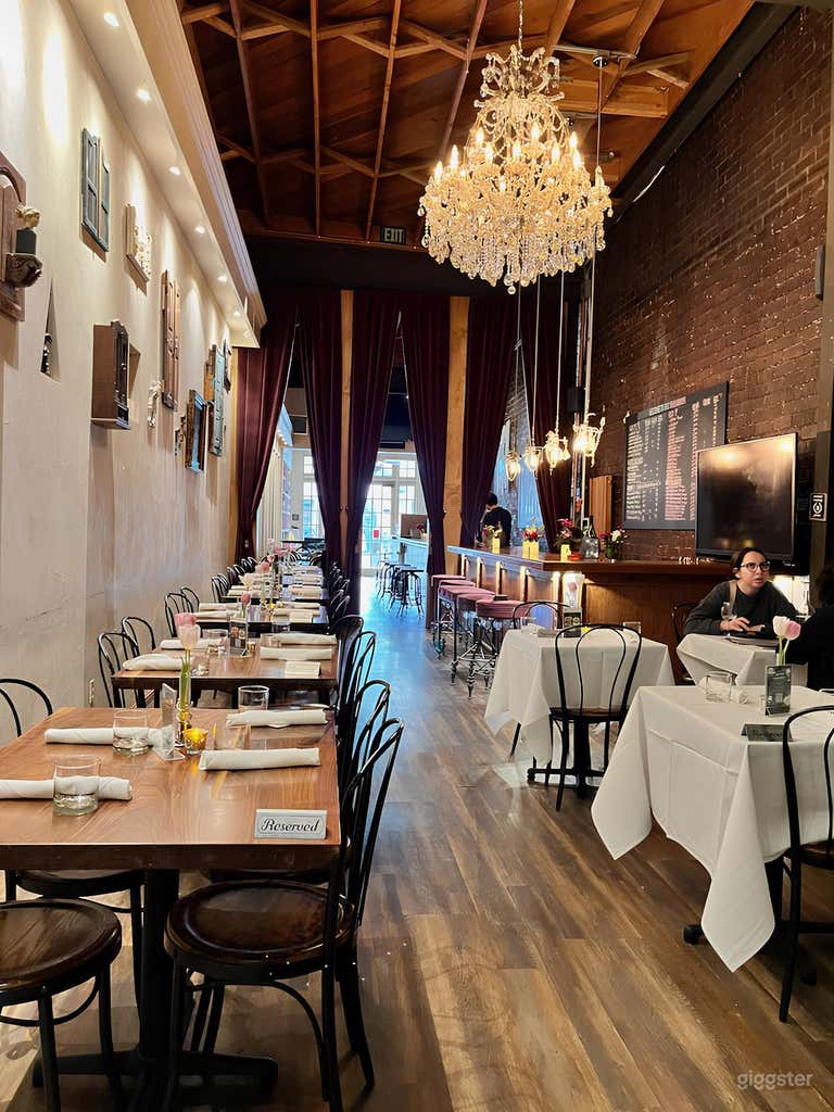  L.A. Urban Meets Italian Villa (Entire Venue) 