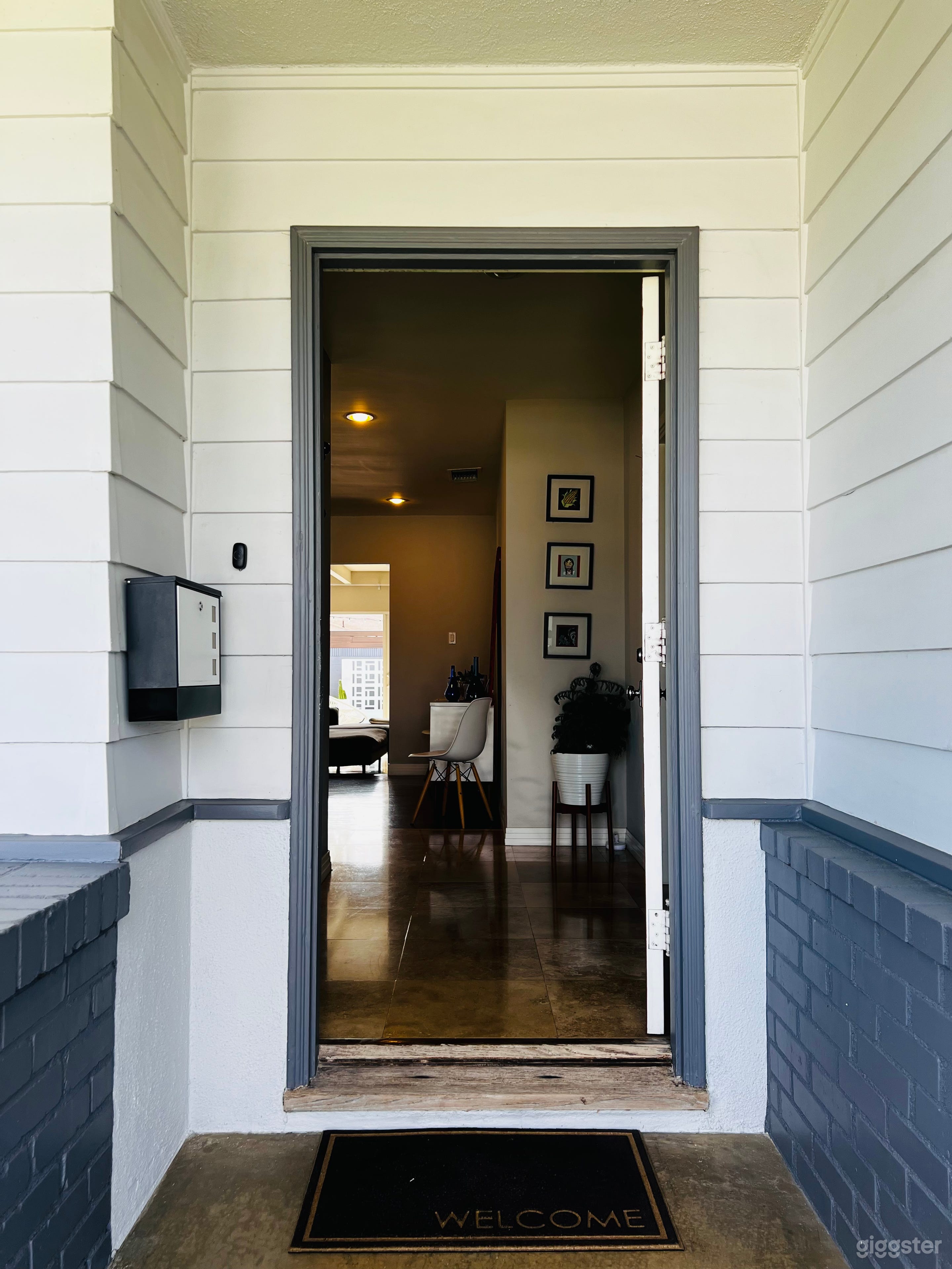 Mid Century Palm Springs in the LBC Photo 2