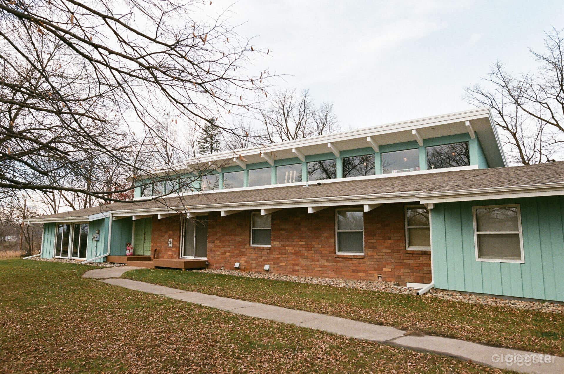 The Ultimate Poolside Retreat Photo 4