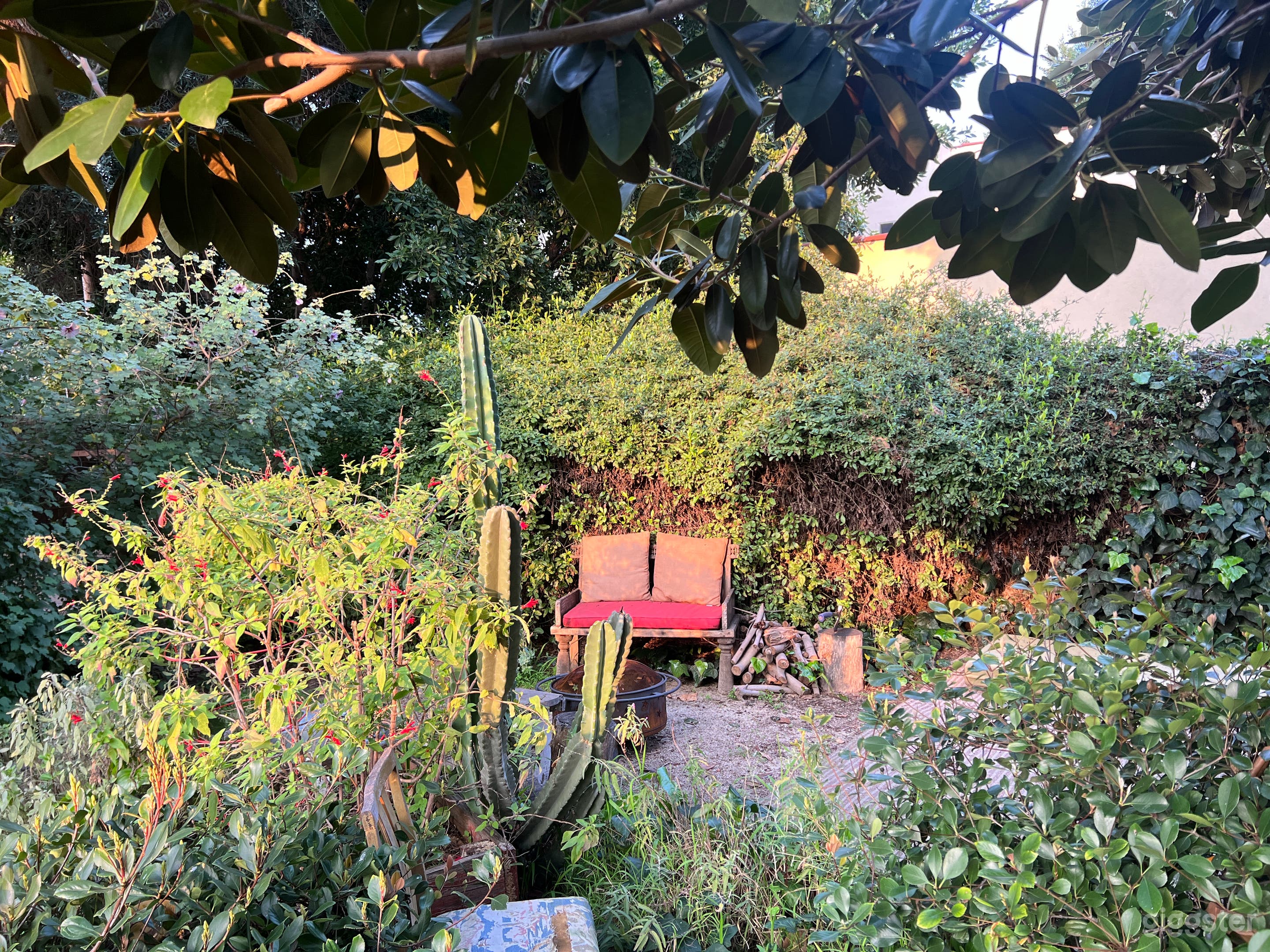 Secret Garden Creative Backyard Photo 3