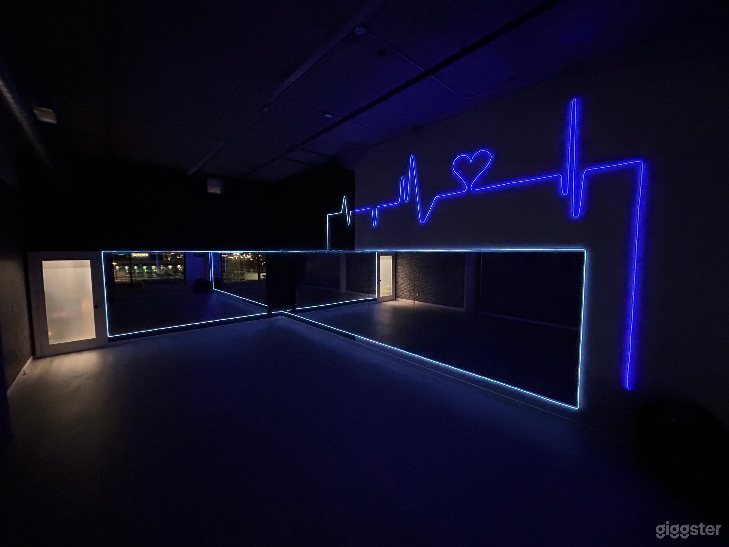 Modern Creative Studio for Dance/Workshops/Events Photo 4