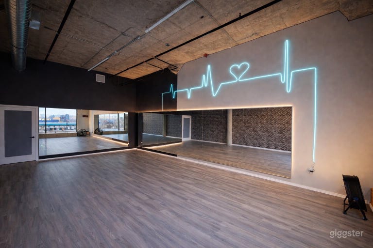  Modern Creative Studio for Dance/Workshops/Events 