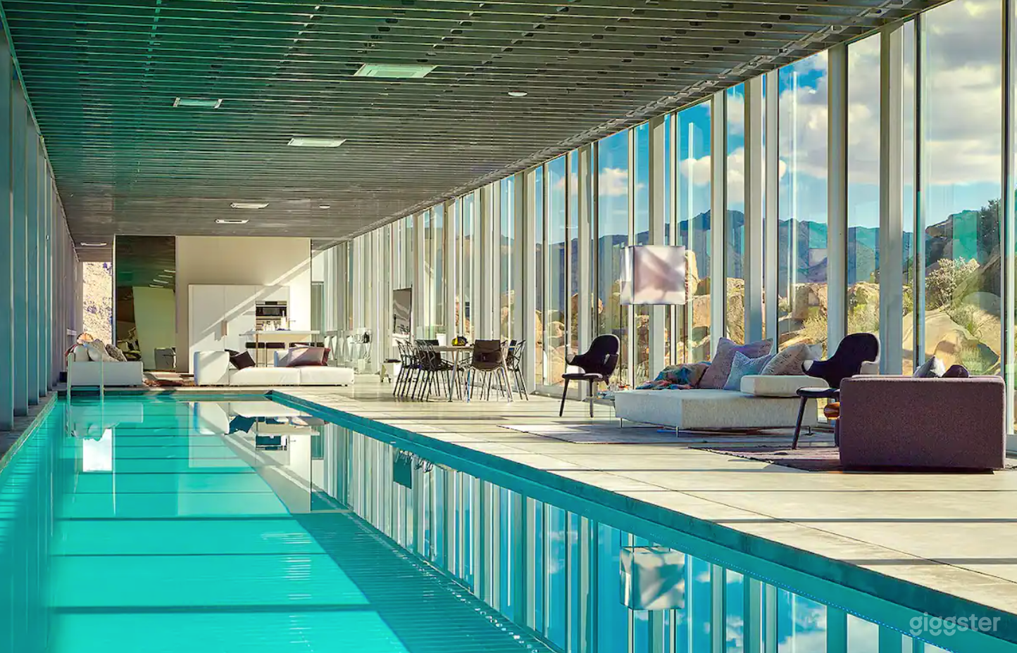 The Invisible House  Photo 2