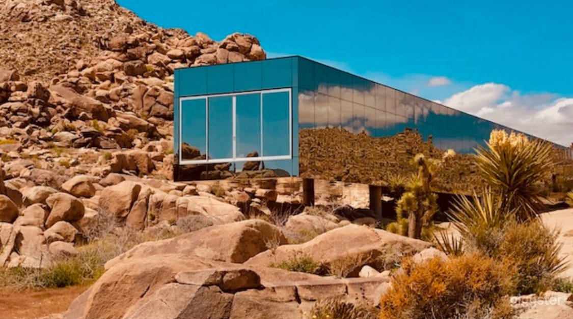 The Invisible House  Photo 1