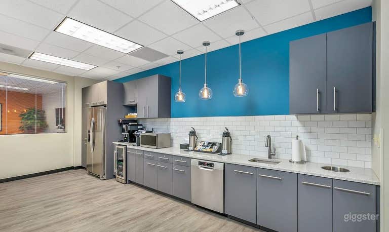  Elegant Conference Room in Charlotte 