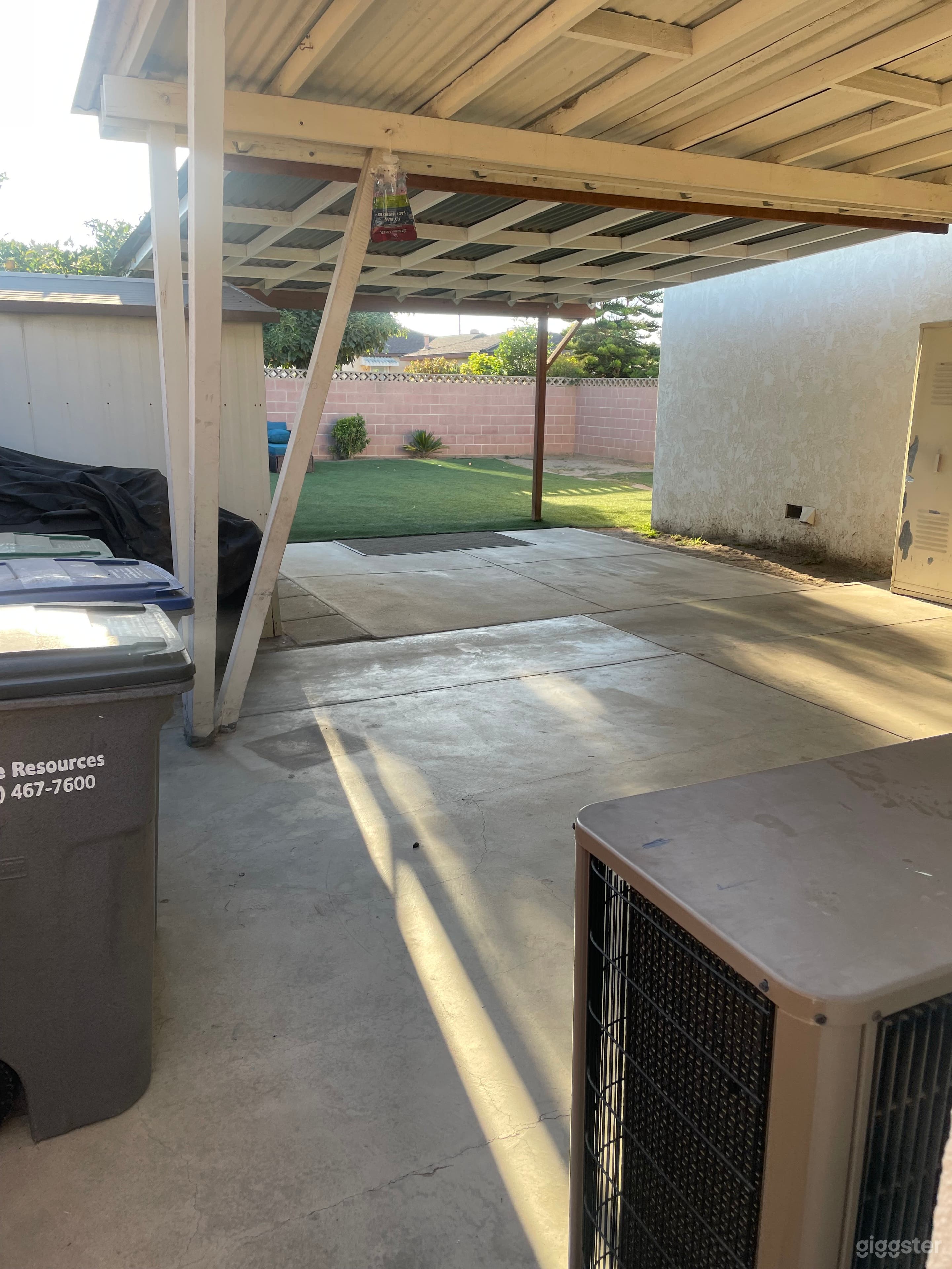 Spacious, Huge, Back yard  W/ bathroom for rent. Photo 3