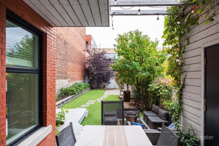  High-End Montreal Townhouse in Trendy Plateau-Mont-Royal 