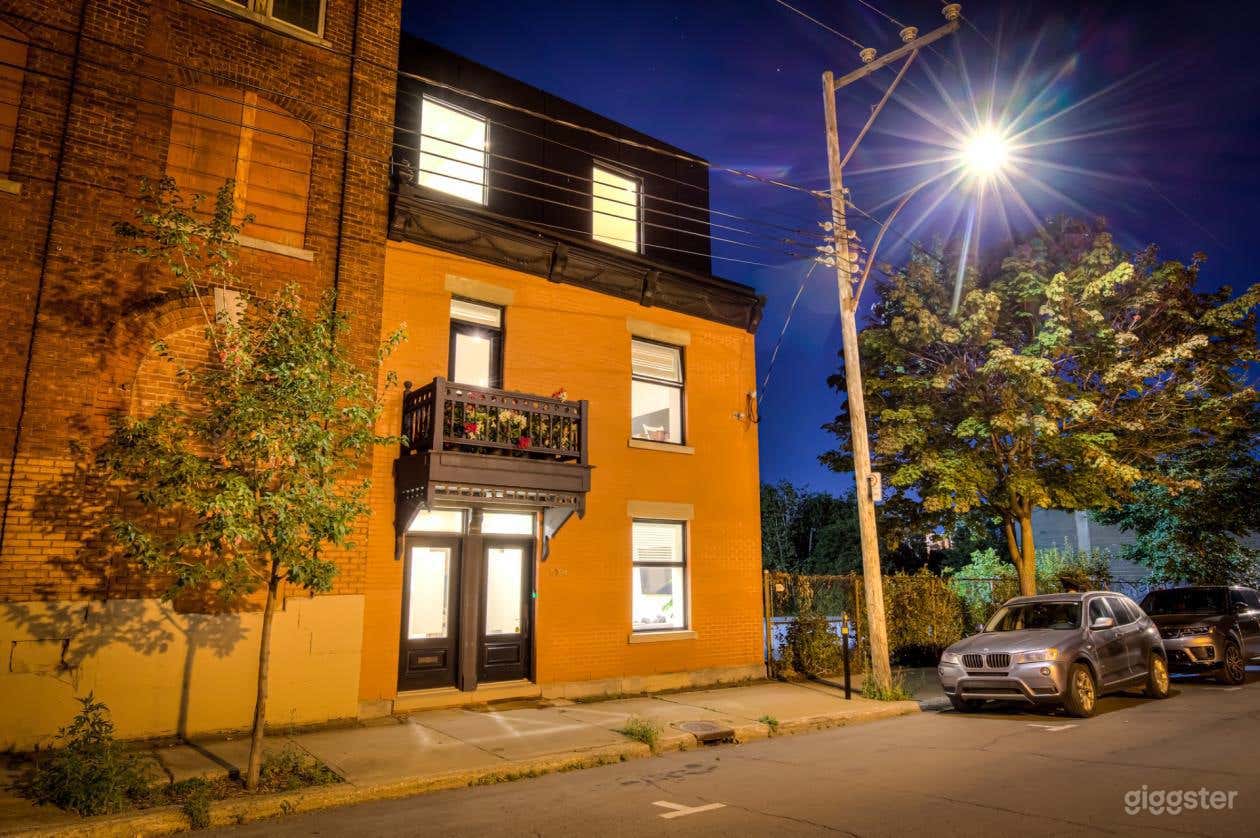 High-End Montreal Townhouse in Trendy Plateau-Mont-Royal Photo 2
