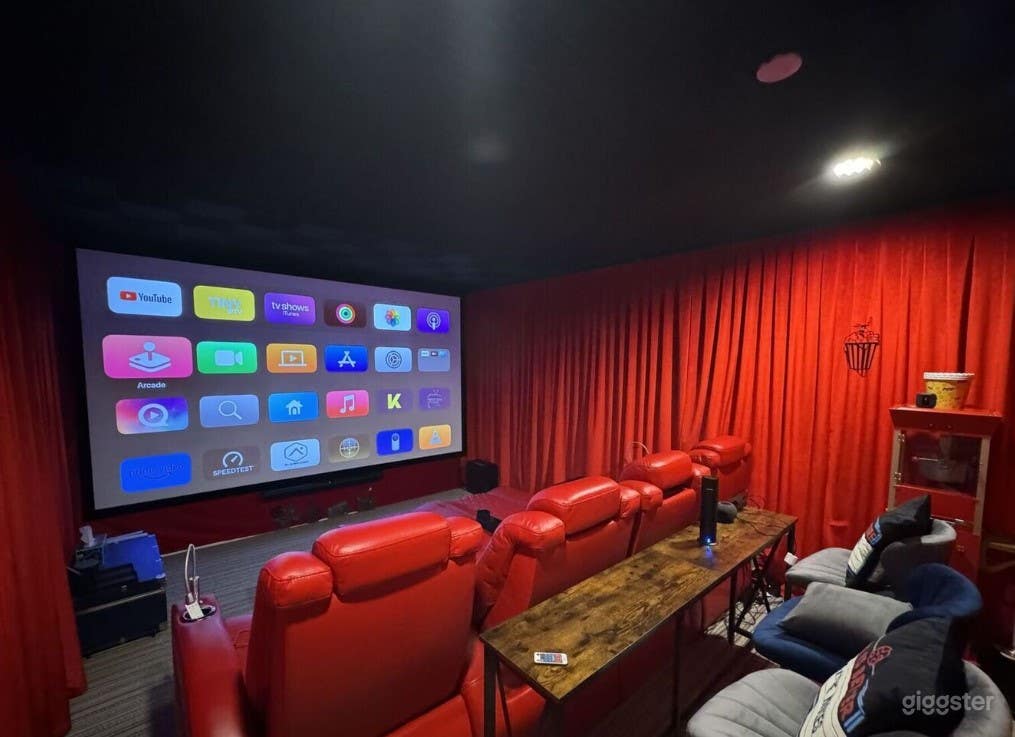 Cozy Private Theater in a Large House Photo 4