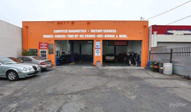 Massive Automotive Repair Shop Perfect for Productions Photo 4