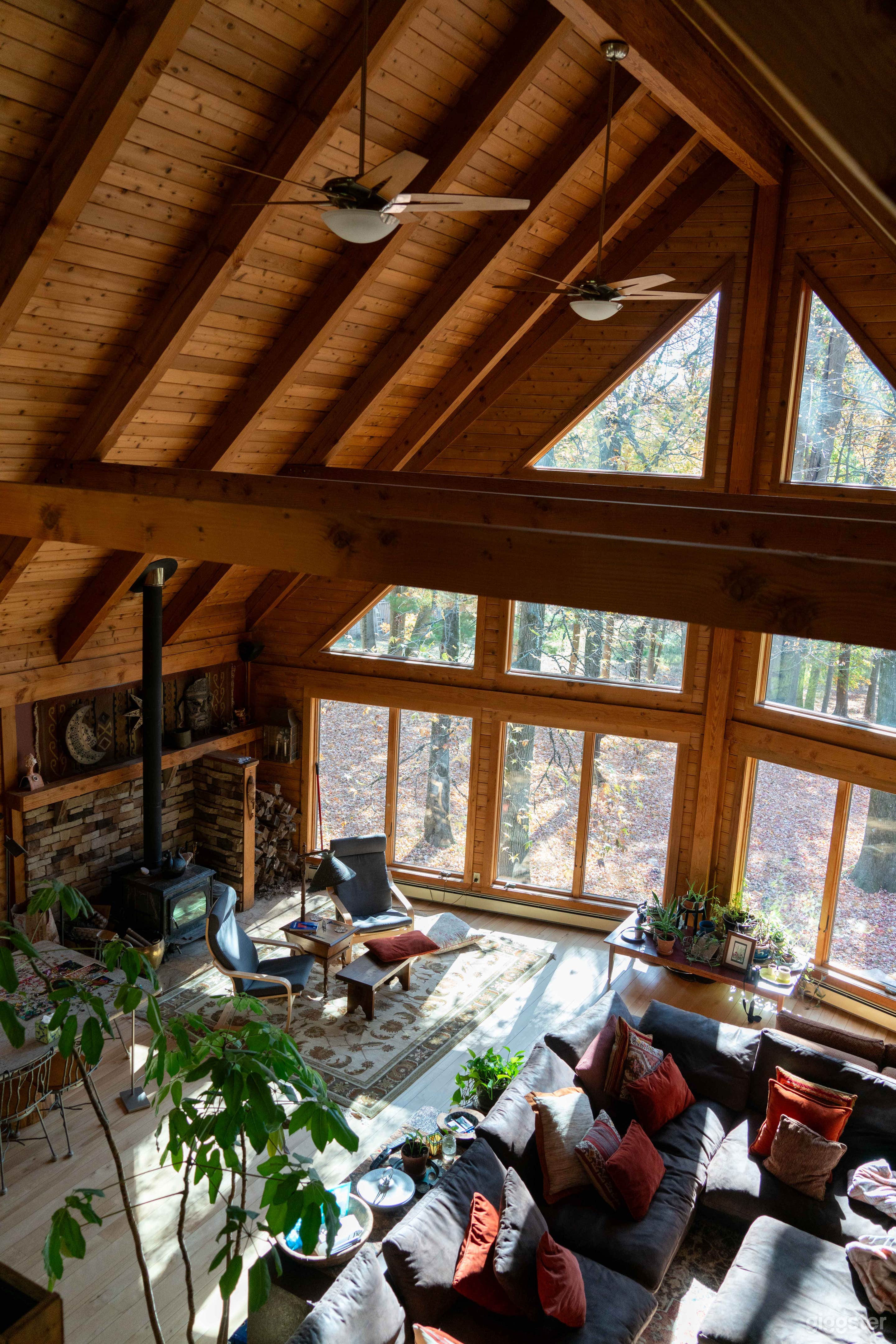 Post &amp; Beam Chalet on Expansive Forested Grounds Photo 3