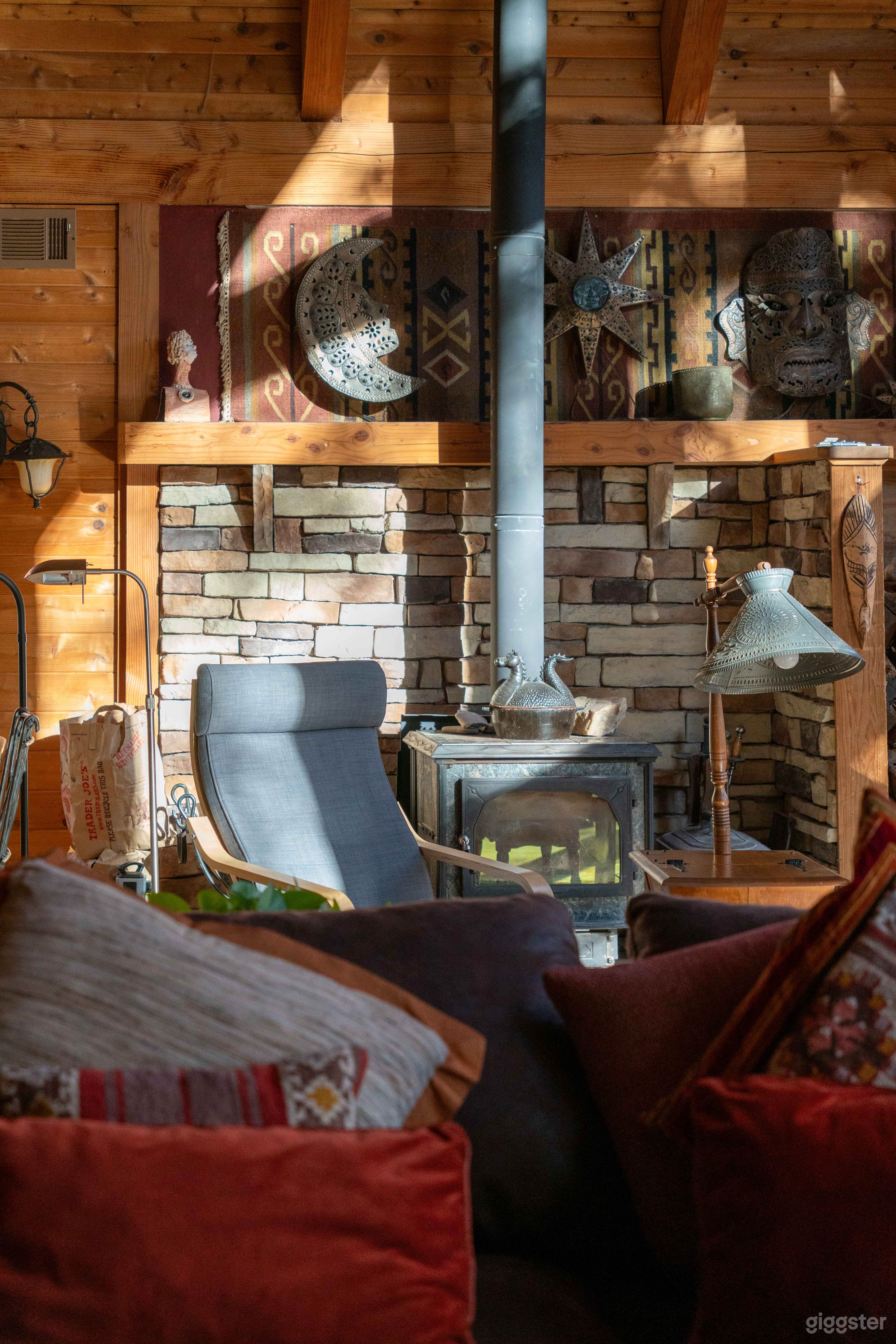 Post &amp; Beam Chalet on Expansive Forested Grounds Photo 4