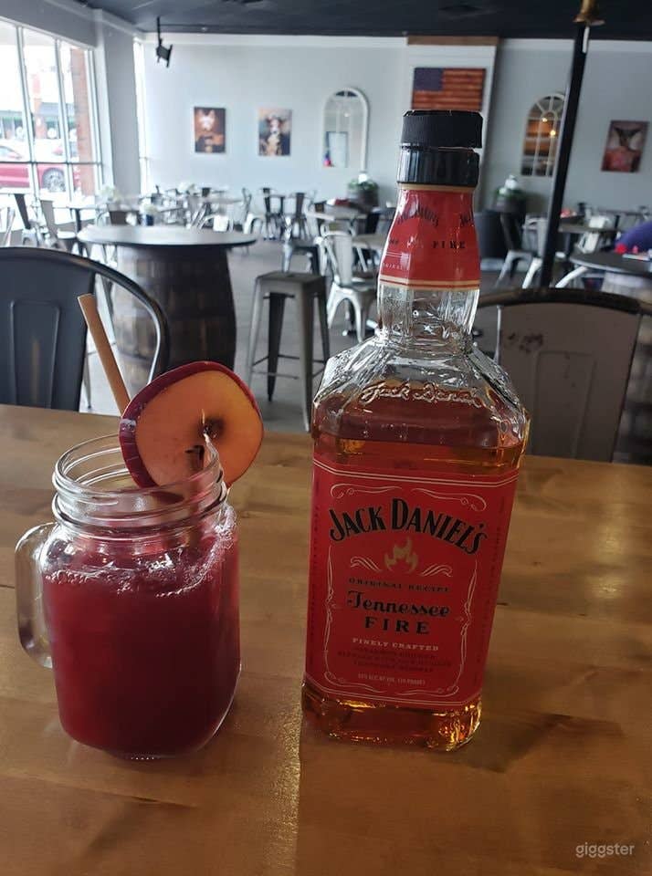 Modern Bar &amp; Winery in Acworth Photo 3