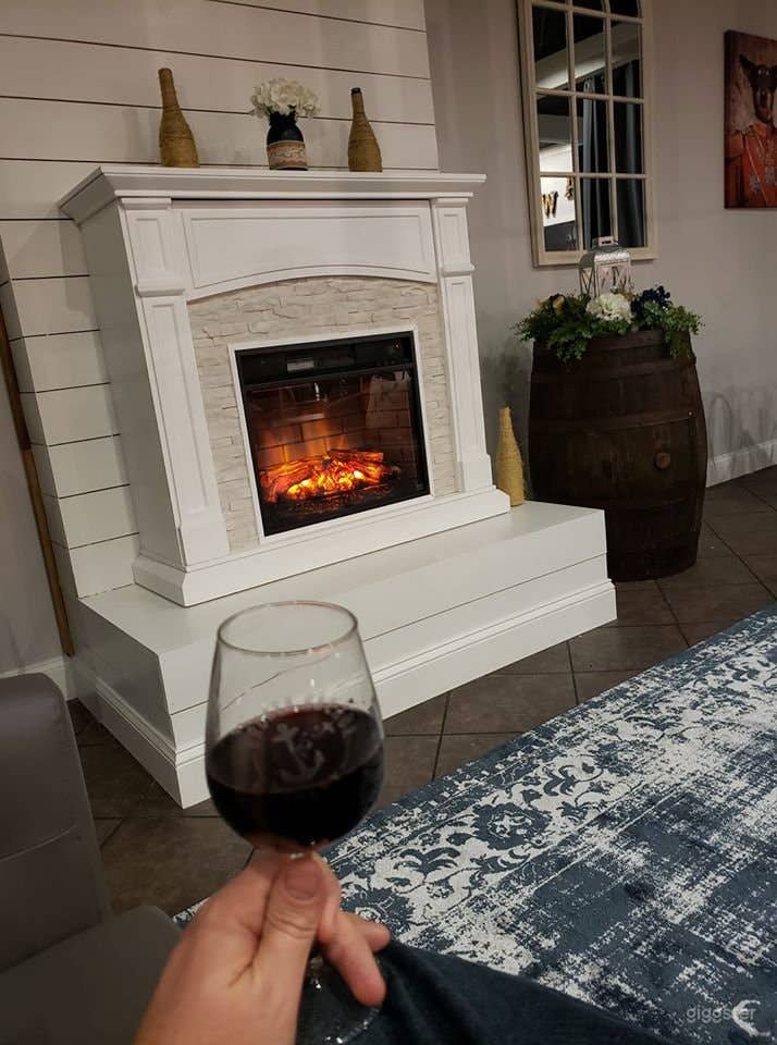 Modern Bar &amp; Winery in Acworth Photo 4