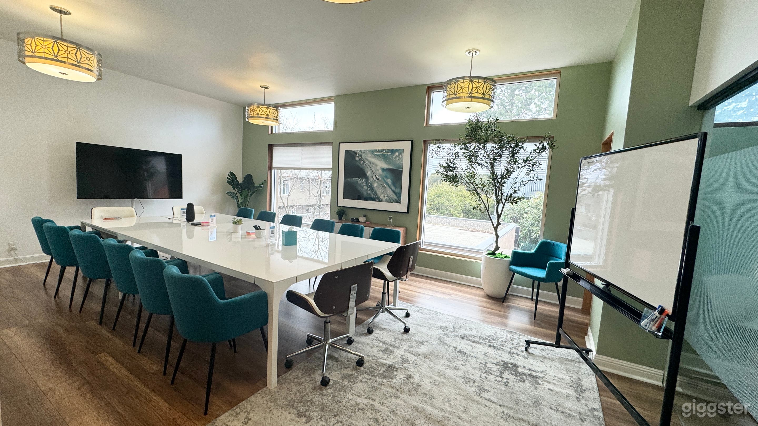 Entire office suite with Large Conference room Photo 1