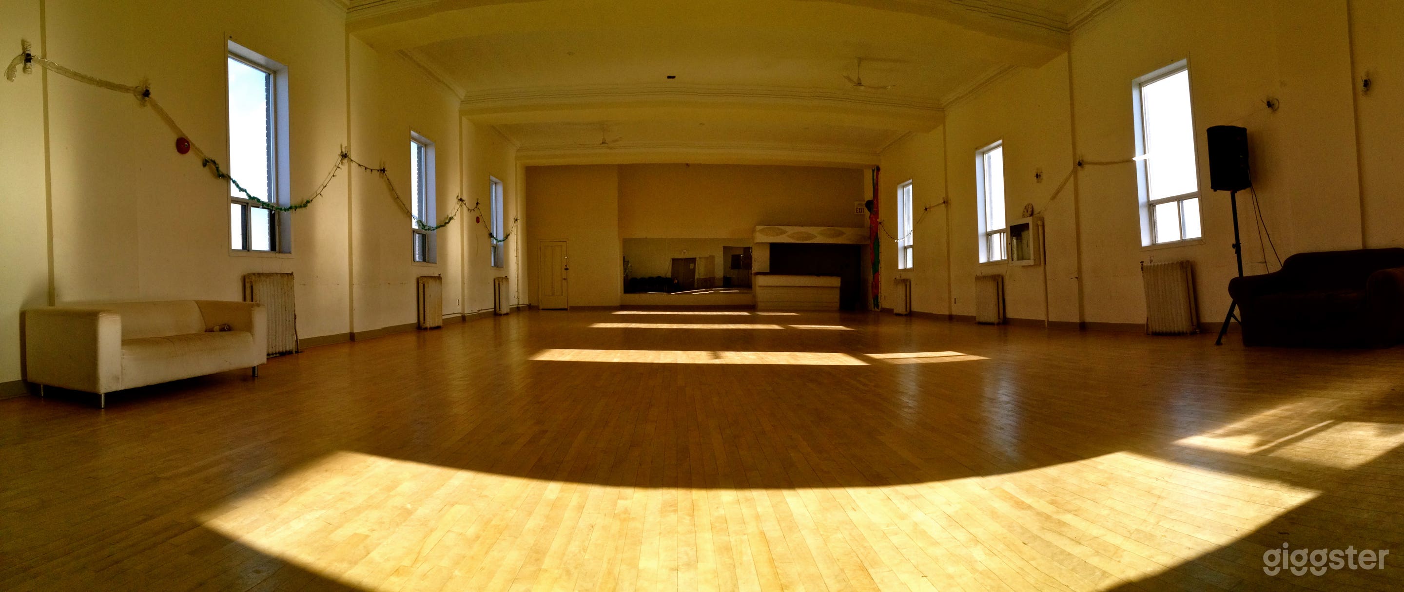 Large Multi-use Studio in Toronto Photo 1