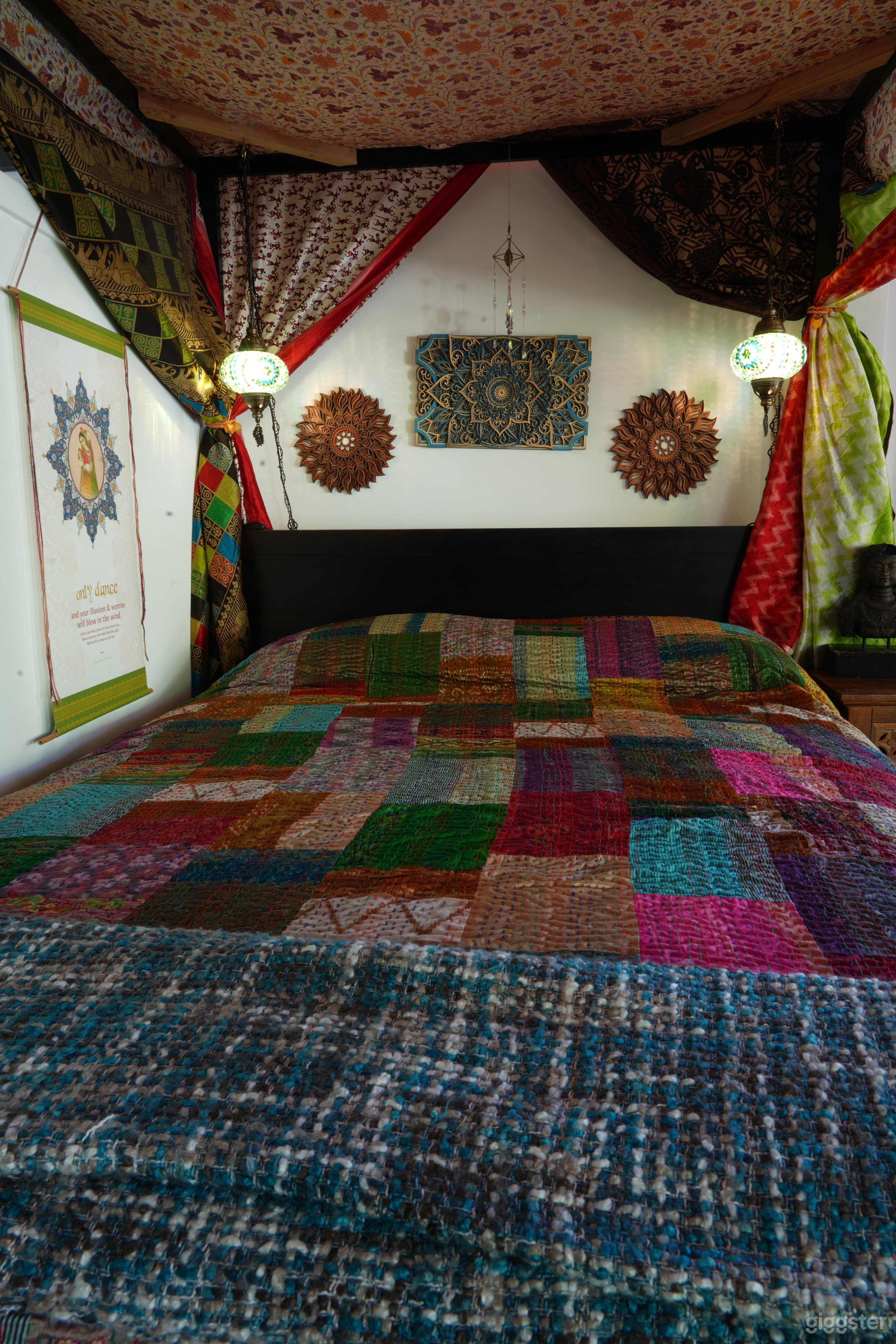 The Zen Den - Moroccan Inspired Room &amp; Patio Photo 3