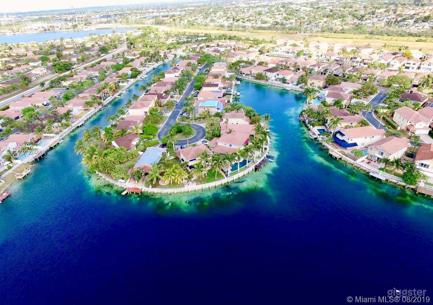 Private water lake house /  THREE  LAKES Photo 1