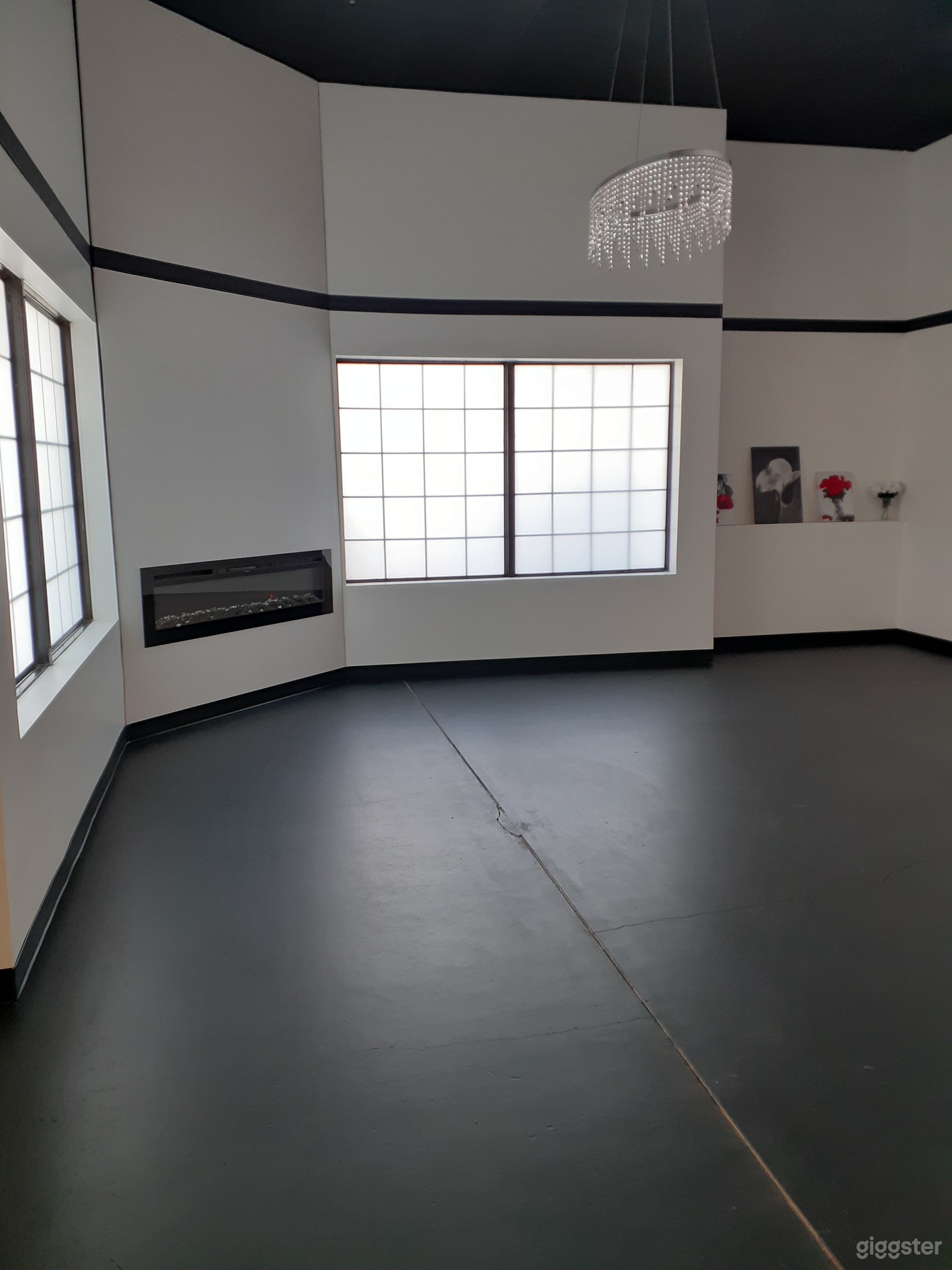 The Kristal Room 
This room can be used for
#microweddings
#microbridalshowers
#microbabyshowers
#smallgatherings