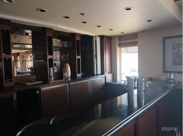 Restaurant Bar Toproom Event Space in Edmonton Photo 2