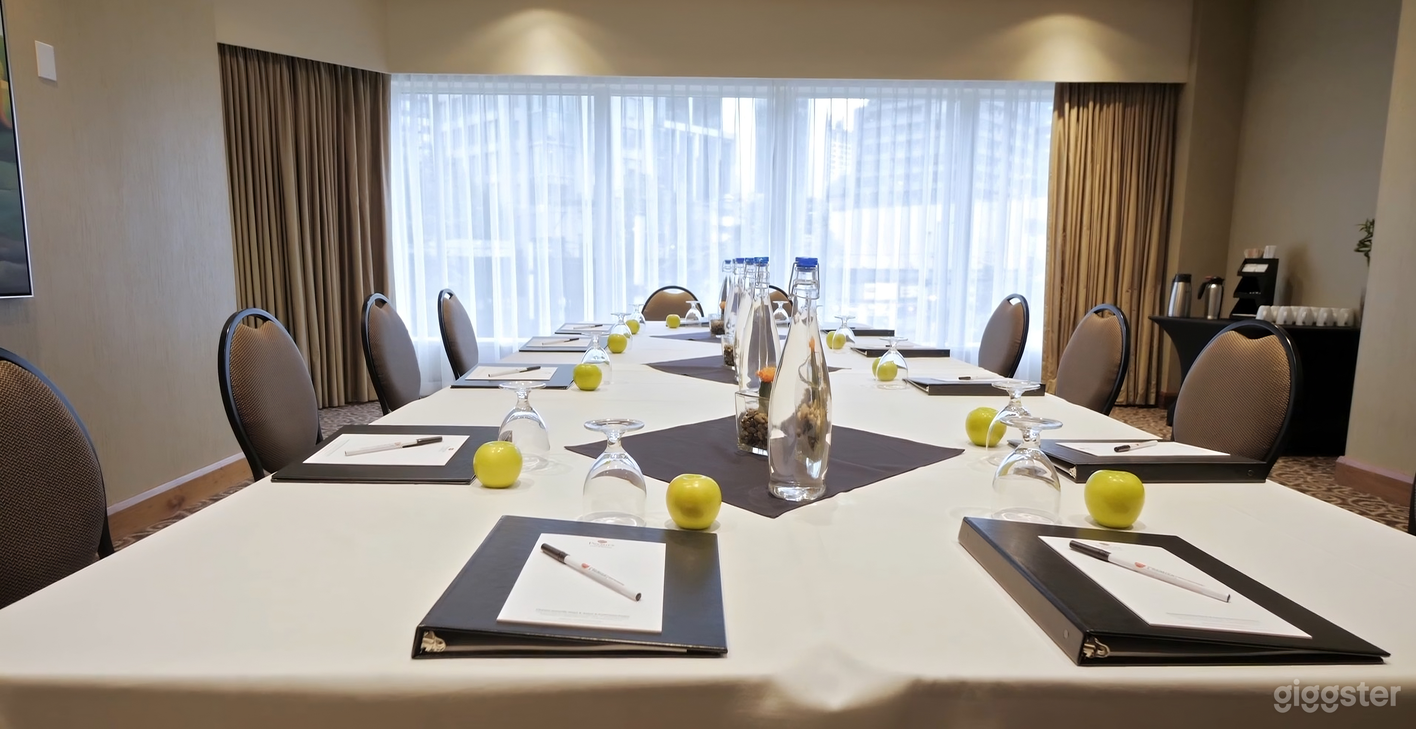 The Georgia Room | Meeting and Event Space Photo 4