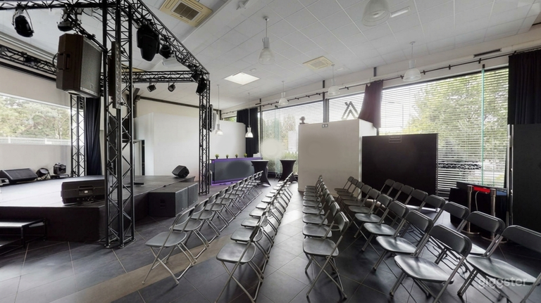  Loft evenementiel polyvalent et moderne avec scene modulaire 