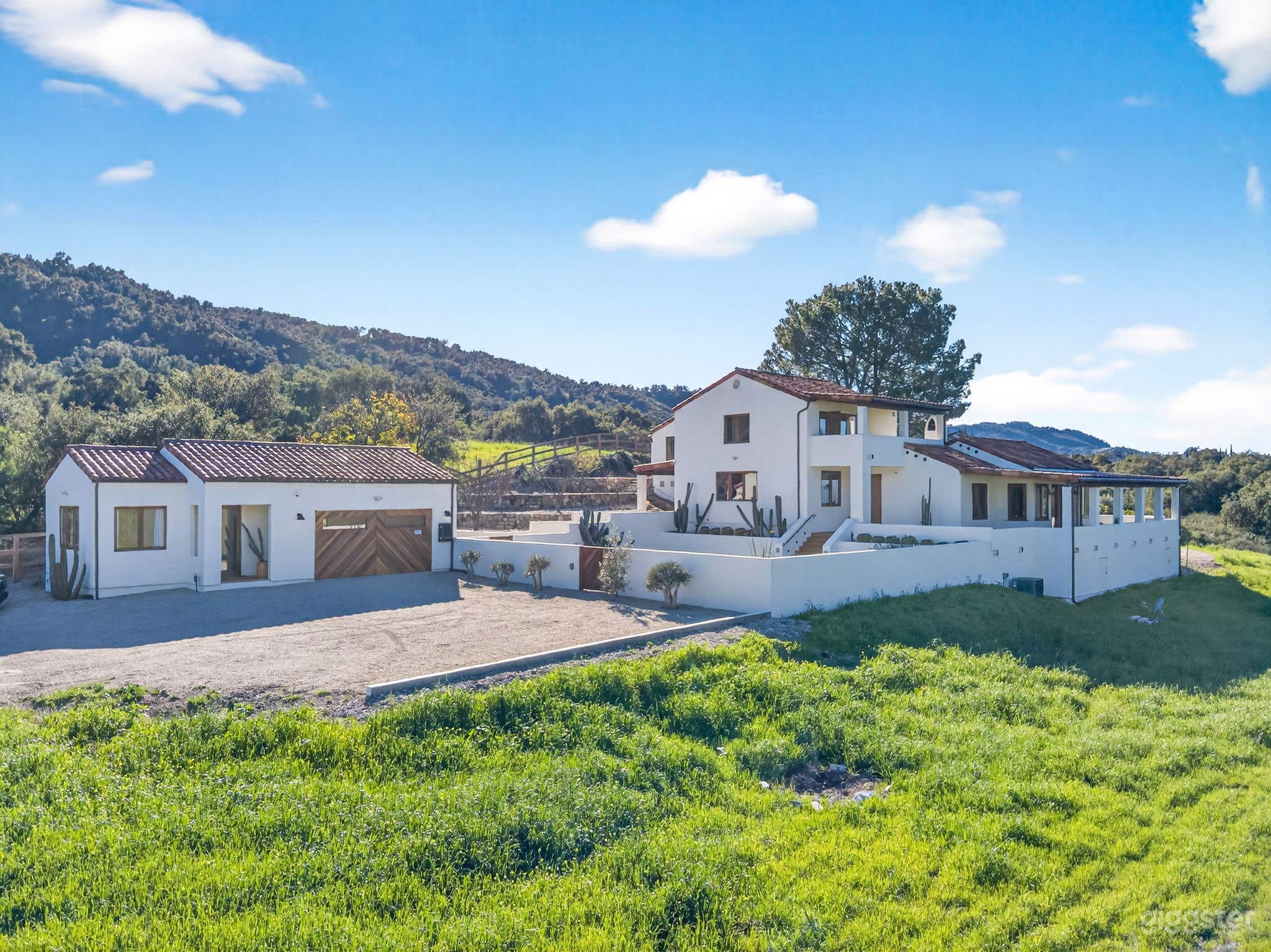 Casa Pajul - 10 acre custom spanish style retreat Photo 1