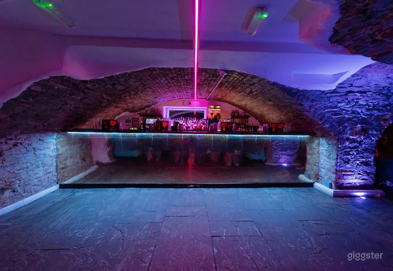  Underground Bar Venue 
