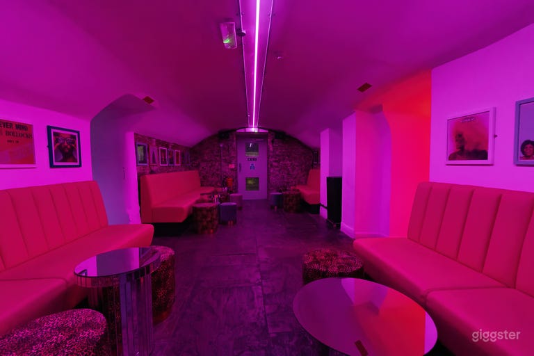 Underground Bar Venue 