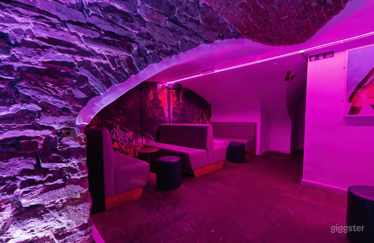  Underground Bar Venue 