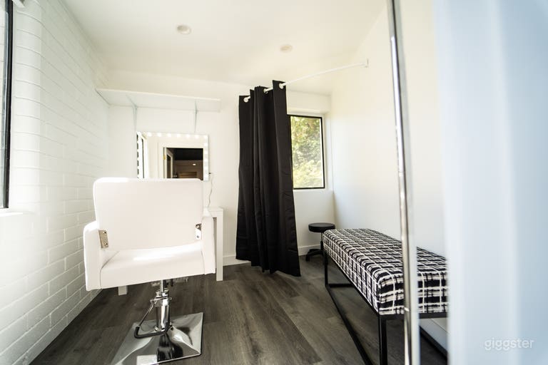  Hair / Make-up / Wardrobe Room 