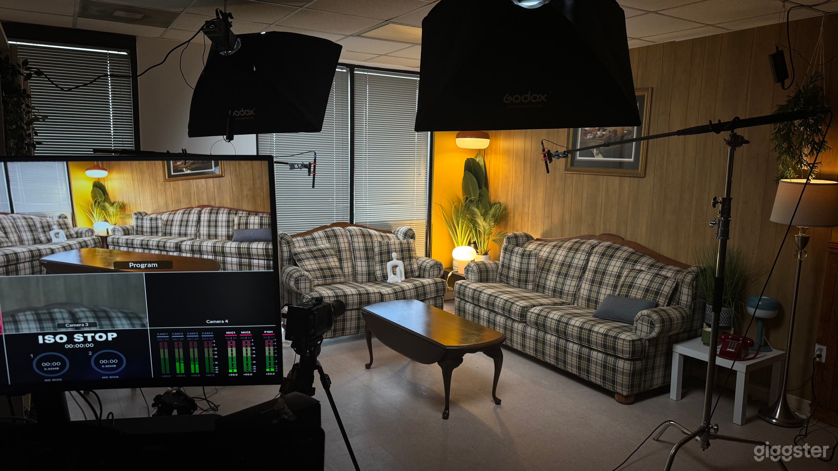Retro Vintage Studio Set for Photoshoots & Film Photo 3