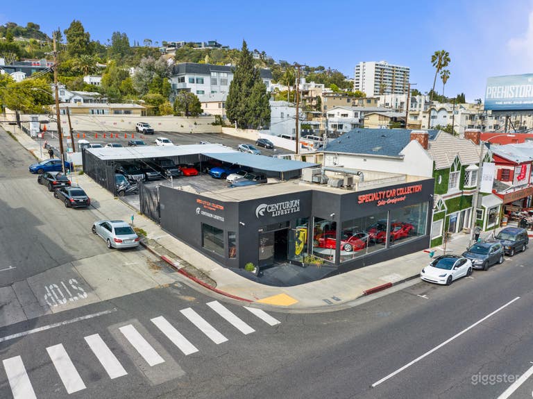  THE SUPERCAR SHOWROOM: A HIGH-OCTANE FILMING HAVEN 